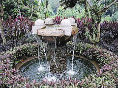 石で出来た涼しげな噴水